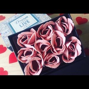 Rose Shaped Soaps and Gift Box!
